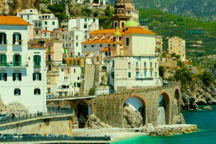 Avery, 23 — Escort in Novagli, Italy