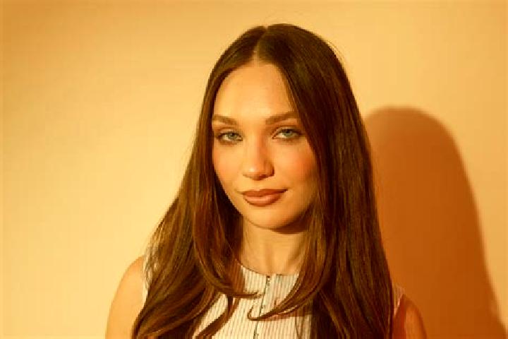 Avery, 23 — Escort in Zeigler, United States
