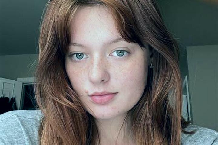 Avery, 24, a auburn grey-eyed middle eastern companion based in Fanlou. Offering Tantra, Overnight, A-Level. Available for incall and outcall, overnight book...