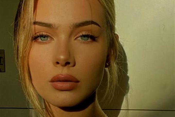 Avery, 24, a blonde amber-eyed european companion based in Gaeiras. Offering OWO, A-Level, GFE. Available for incall and outcall, day and evening dates.