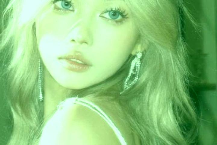 Avery, 24, a platinum blonde grey-eyed asian companion based in Ninioro. Offering Couples, Fetish, Roleplay. Available for incall and outcall, day and evenin...