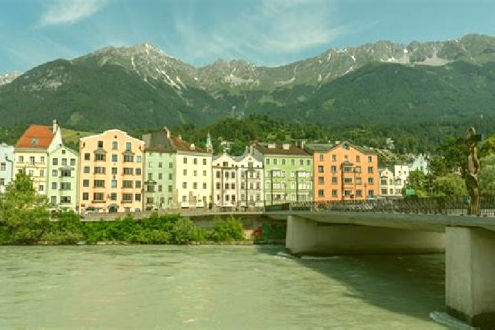 Avery, 24 — Escort in Eching, Austria