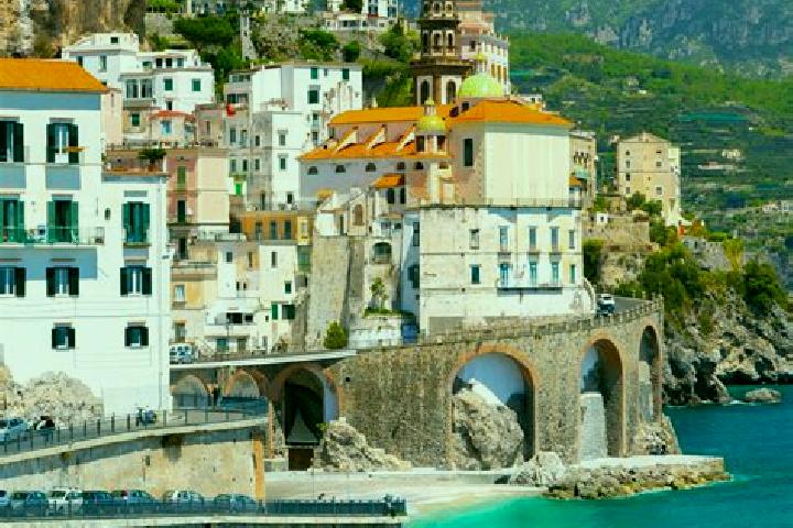 Avery, 24 — Escort in Inverso Pinasca, Italy