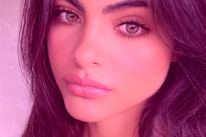 Avery, 25, a black hazel-eyed indian companion based in Oggebbio. Offering Party Girl, Prostate Massage, Tantra. Available for incall and outcall, overnight ...