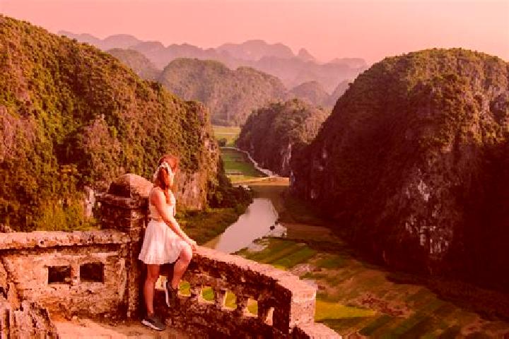 Avery, 25, a blonde hazel-eyed caucasian companion based in Ninh Binh. Offering Duos, Girlfriend Experience, Striptease. Available for incall and outcall, da...