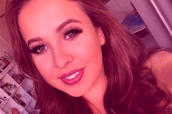 Avery, 25, a chestnut amber-eyed european companion based in Mhamid. Offering Party Girl, Striptease, Couples, CIM, Travel Companion. Available for incall an...