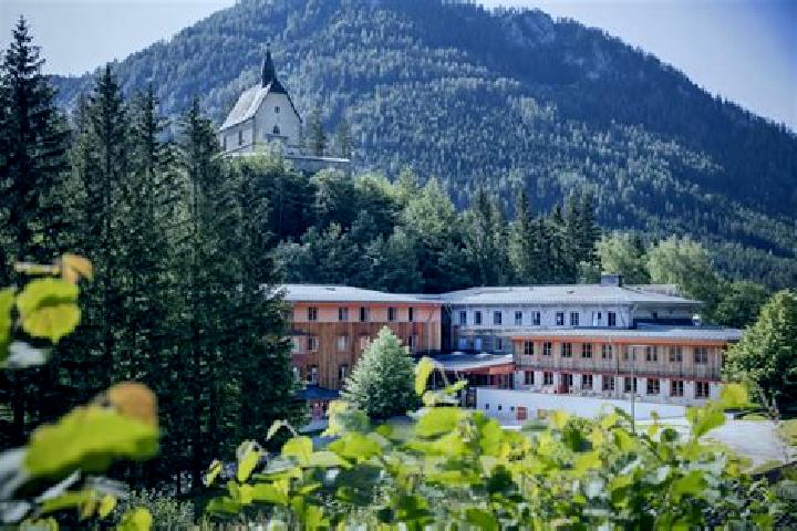 Avery, 27, a auburn grey-eyed slavic companion based in Mitterbach am Erlaufsee. Offering Tantra, Prostate Massage, Striptease, Couples, Girlfriend Experienc...