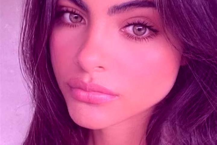Avery, 27, a brunette dark-eyed caucasian companion based in Dogern. Offering Roleplay, Domination, CIM, Massage. Available for incall and outcall, day and e...