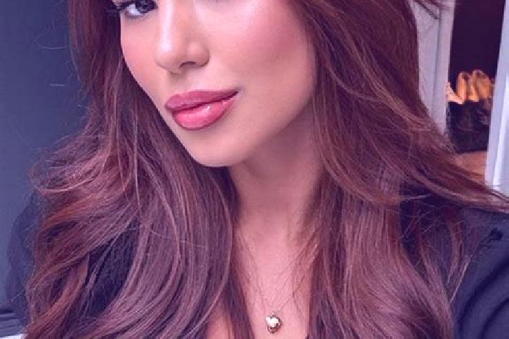 Avery, 27, a chestnut brown-eyed latina companion based in Cumpana. Offering Roleplay, Erotic Massage, Fetish. Available for incall and outcall, day and even...