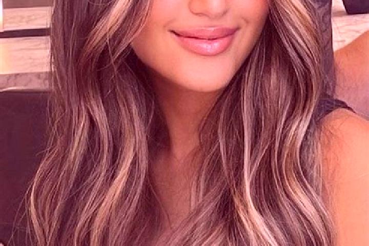 Avery, 27, a dark blonde dark-eyed slavic companion based in Cruz Pampa. Offering OWO, Massage, CIM, Striptease. Available for incall and outcall, day and ev...