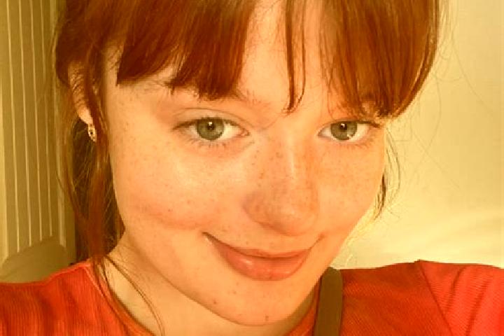 Avery, 27, a red brown-eyed mixed companion based in Hope Valley. Offering Striptease, 69, GFE, Fetish. Available for incall and outcall, day and evening dates.