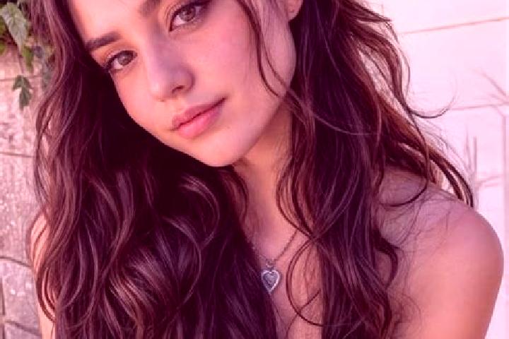 Avery, 28, a auburn brown-eyed middle eastern companion based in Ago-Amodu. Offering Striptease, Tantra, Travel Companion, Overnight, Dinner Date. Available ...