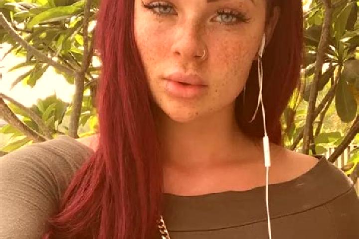 Avery, 28, a red green-eyed latina companion based in Albelda de Iregua. Offering Domination, Striptease, Erotic Massage, CIM. Available for incall and outca...