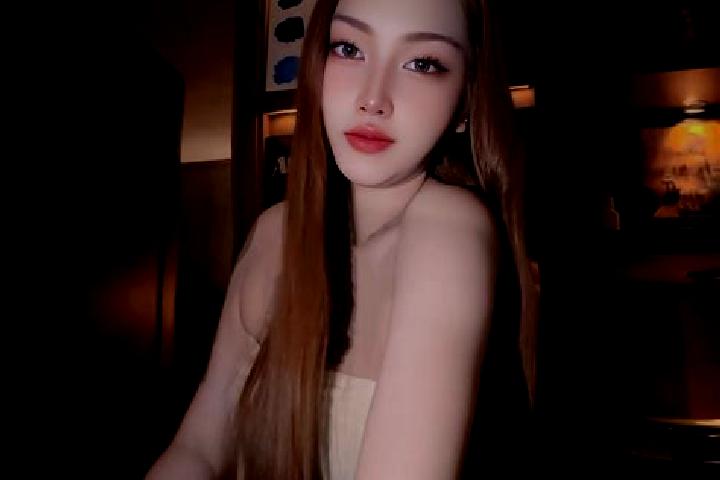 Avery, 28 — Escort in Jajar, Indonesia