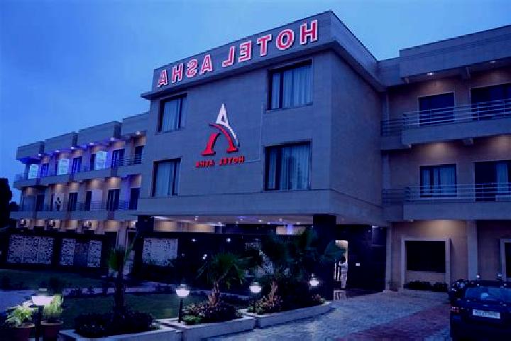 Avery, 28 — Escort in Kannauj, India