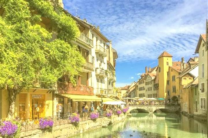 Avery, 28 — Escort in La Meziere, France