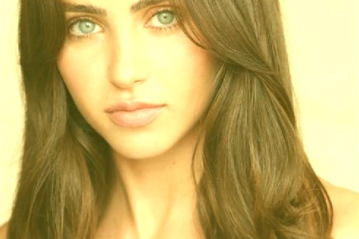 Avery, 29, a auburn brown-eyed latina companion based in Sugito. Offering Couples, BDSM. Available for incall and outcall, day and evening dates.