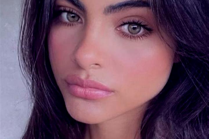 Avery, 30, a red grey-eyed indian companion based in Shangcang. Offering Girlfriend Experience, Fetish, Massage. Available for incall and outcall, day and ev...