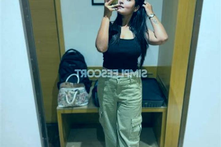 Avery, 30 — Escort in Kangra, India