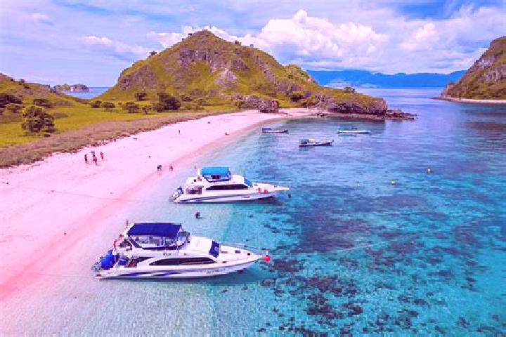 Avery, 30 — Escort in Labuan Bajo, Indonesia