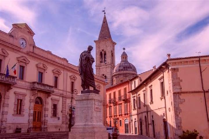Avery, 30 — Escort in San Salvo, Italy