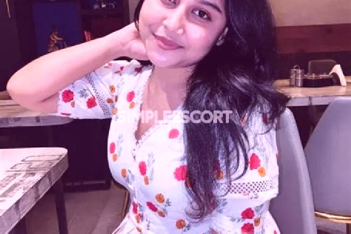 Avery, 30 — Escort in Valsad INA, India