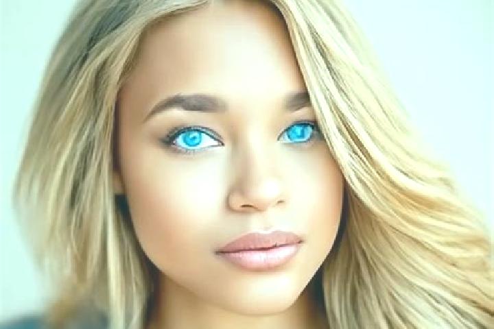 Avery, 31, a blonde blue-eyed latina companion based in Tronari. Offering Domination, Couples, 69, Roleplay. Available for incall and outcall, overnight book...