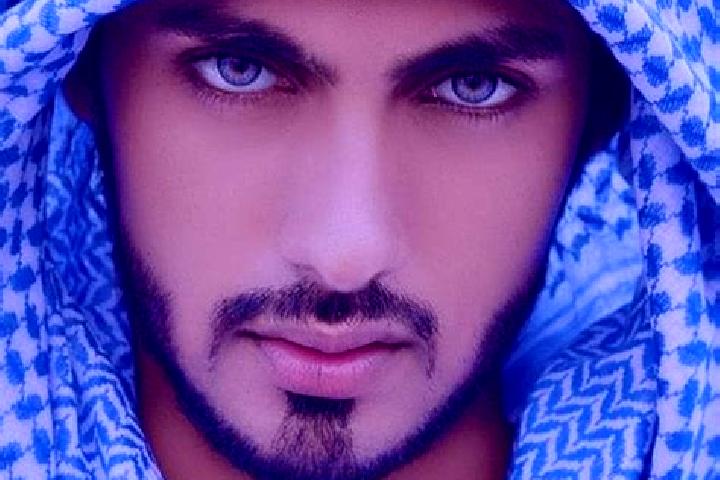 Avery, 31, a red dark-eyed middle eastern companion based in Holzheim bei Oder. Offering Striptease, Deep French Kissing, A-Level, Dinner Date. Available for...