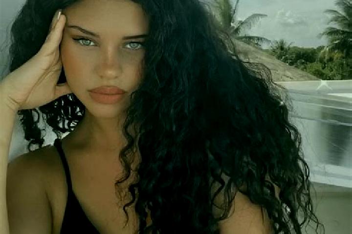 Avery, 32, a black grey-eyed latina companion based in Cimice. Offering Couples, Party Girl, Girlfriend Experience, CIM, Duos. Available for incall and outca...