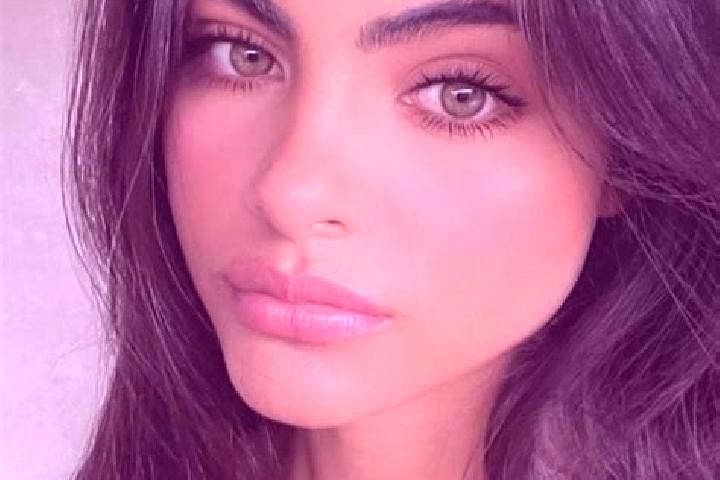 Avery, 32, a brunette dark-eyed middle eastern companion based in Tonggoh. Offering 69, Domination, A-Level. Available for incall and outcall, day and evenin...