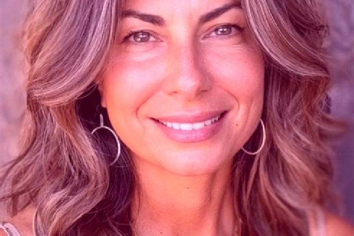 Avery, 32, a brunette grey-eyed latina companion based in Hohwacht. Offering 69, BDSM, Couples, Massage. Available for incall and outcall, day and evening da...
