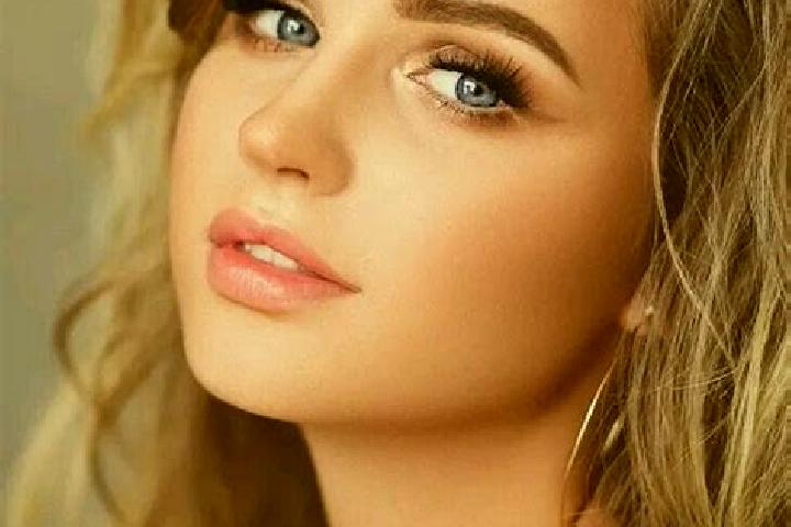 Avery, 32, a dark blonde blue-eyed mediterranean companion based in Bidasar. Offering Party Girl, Dinner Date, CIM, A-Level. Available for incall and outcall...