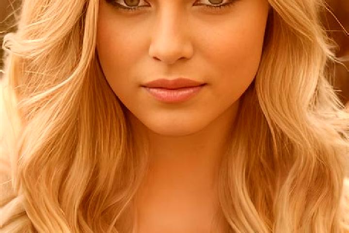 Avery, 33, a blonde grey-eyed middle eastern companion based in Nguidjlone. Offering Duos, Erotic Massage, Deep French Kissing, A-Level. Available for incall...