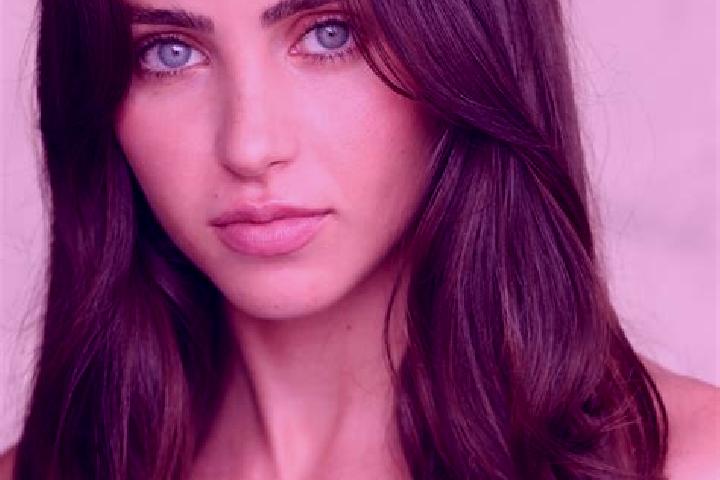 Avery, 33, a chestnut hazel-eyed latina companion based in Quito. Offering BDSM, A-Level, Massage. Available for incall and outcall, overnight bookings avail...