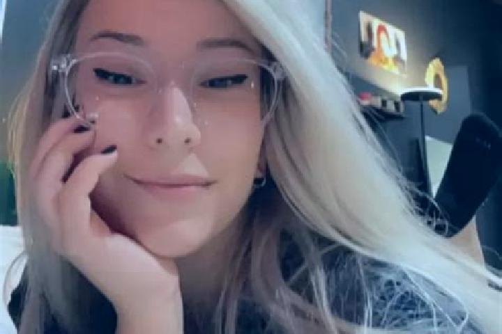 Avery, 33, a dark blonde green-eyed mixed companion based in Hof bei Straden. Offering CIM, OWO, Overnight. Available for incall and outcall, day and evening...