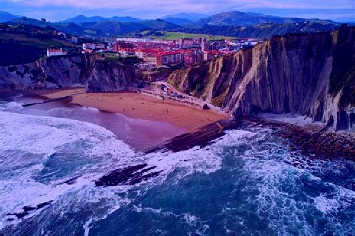 Avery, 33 — Escort in Berango, Spain