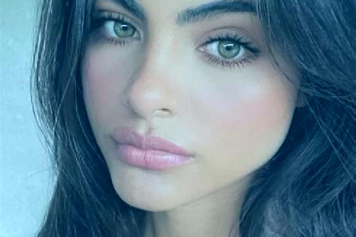 Avery, 34, a black hazel-eyed middle eastern companion based in Molodezhnyy. Offering Duos, Massage, CIM, A-Level. Available for incall and outcall, overnigh...