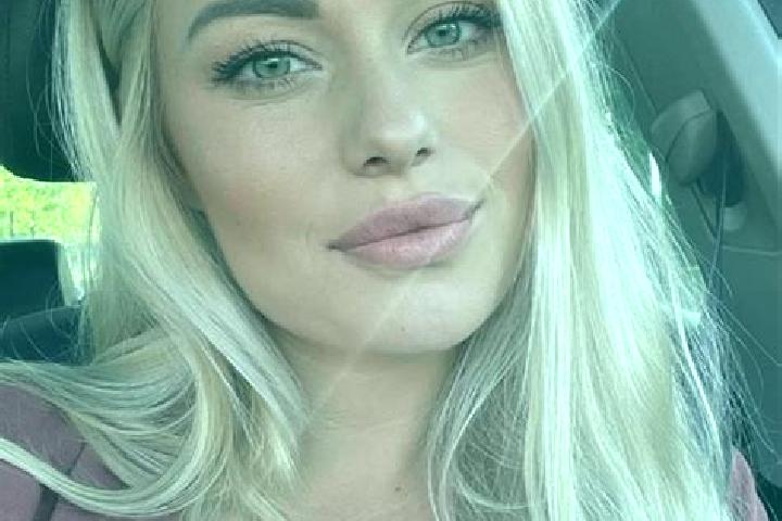 Avery, 34, a blonde hazel-eyed mixed companion based in St Francis Bay. Offering OWO, Erotic Massage, GFE, Massage, Girlfriend Experience. Available for inca...