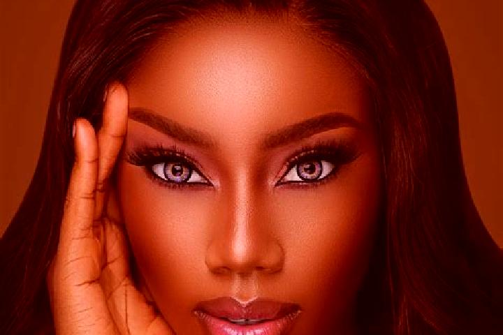 Avery, 34, a red blue-eyed ebony companion based in Alcantara. Offering Tantra, Couples, CIM, Massage, BDSM. Available for incall and outcall, day and evenin...