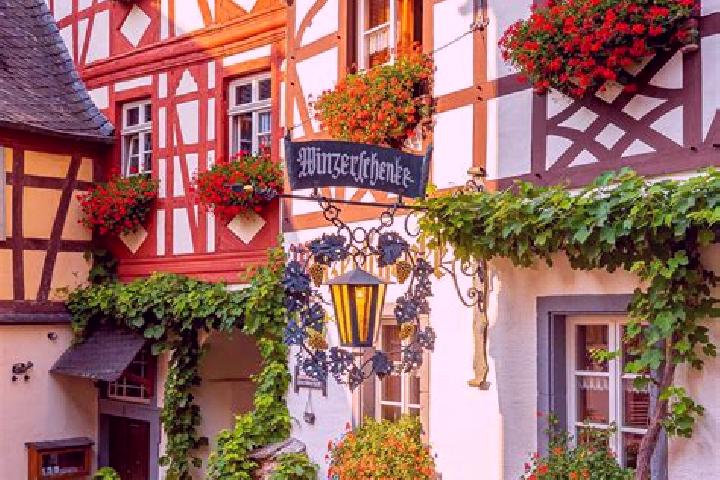 Avery, 34 — Escort in Dumpelfeld, Germany