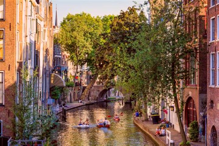 Avery, 34 — Escort in Galder, Netherlands