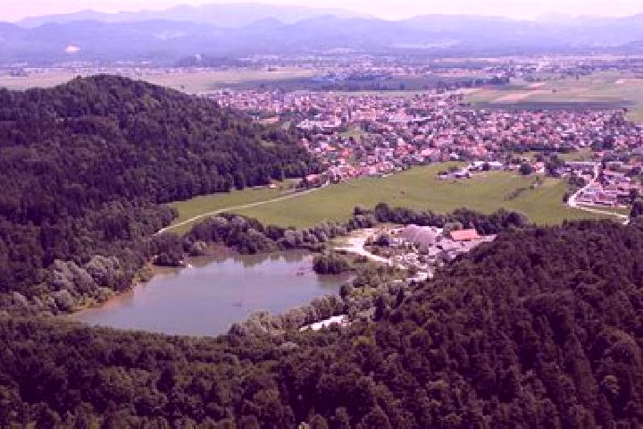 Avery, 34 — Escort in Menges, Slovenia