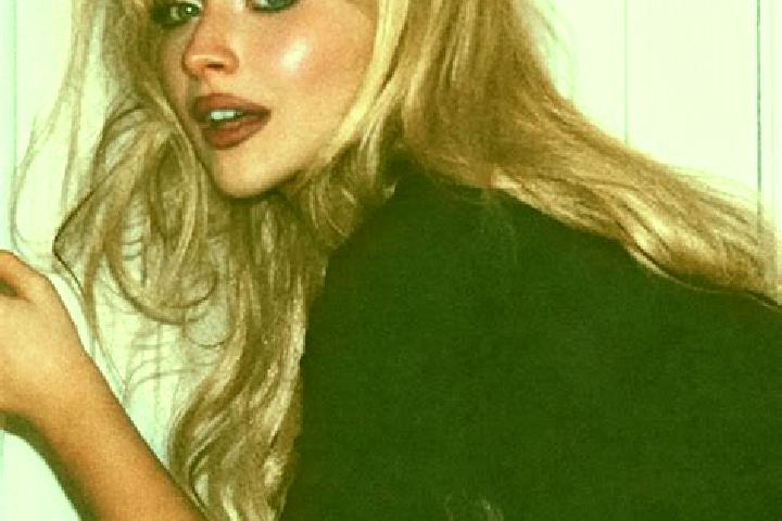 Avery, 34 — Escort in Sibrina, Czech Republic