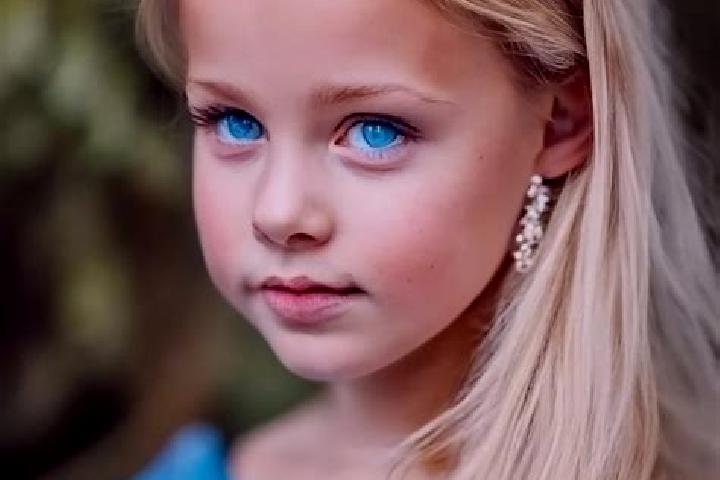 Avery, 35, a blonde blue-eyed caucasian companion based in Babyne. Offering Overnight, Erotic Massage, Party Girl. Available for incall and outcall, overnigh...