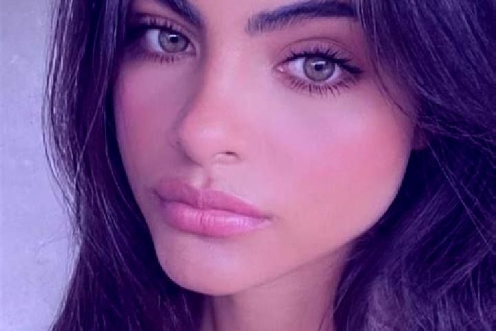 Avery, 35, a brunette green-eyed indian companion based in Iomere. Offering Striptease, 69, Deep French Kissing, Roleplay. Available for incall and outcall, ...