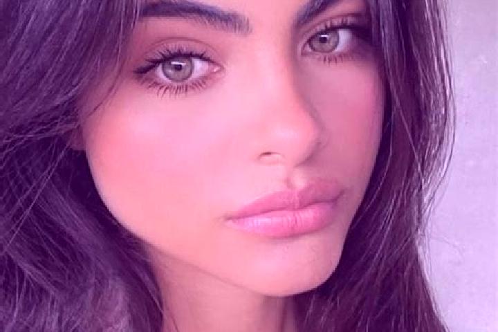 Avery, 35, a brunette green-eyed middle eastern companion based in Fete. Offering Couples, CIM, A-Level. Available for incall and outcall, day and evening da...