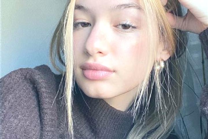 Avery, 36, a blonde brown-eyed middle eastern companion based in Chivela. Offering OWO, Fetish, Deep French Kissing. Available for incall and outcall, day an...