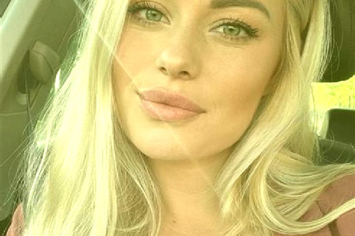 Avery, 36, a blonde hazel-eyed caucasian companion based in Grajal de Campos. Offering Tantra, Massage, Overnight. Available for incall and outcall, overnigh...