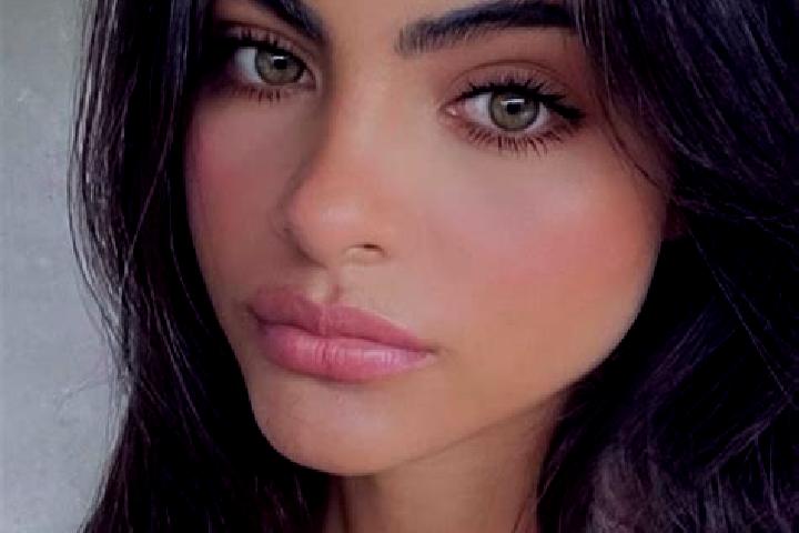 Avery, 36, a brunette green-eyed latina companion based in Oorbeek. Offering Overnight, Tantra, Dinner Date, GFE, Duos. Available for incall and outcall, day...