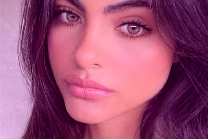 Avery, 36, a brunette grey-eyed indian companion based in Speewah. Offering Party Girl, A-Level, GFE, Duos. Available for incall and outcall, overnight booki...